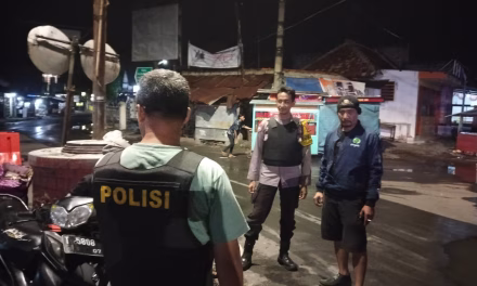 Polsek Sumberjaya Cegah Gangguan Kamtibmas dengan Patroli Dini Hari