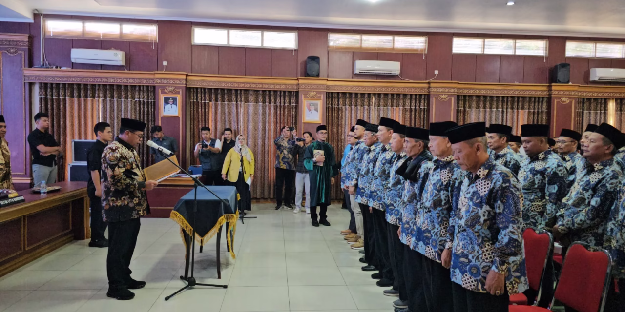 Berharap MTQ Tingkat Kabupaten ke 55 Di Kecamatan Sindang Berjalan Obyektif dan Professional, Bupati Lantik Dewan Hakim