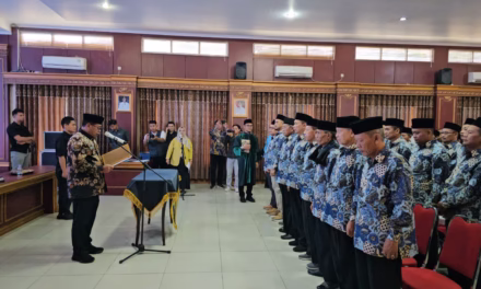 Berharap MTQ Tingkat Kabupaten ke 55 Di Kecamatan Sindang Berjalan Obyektif dan Professional, Bupati Lantik Dewan Hakim