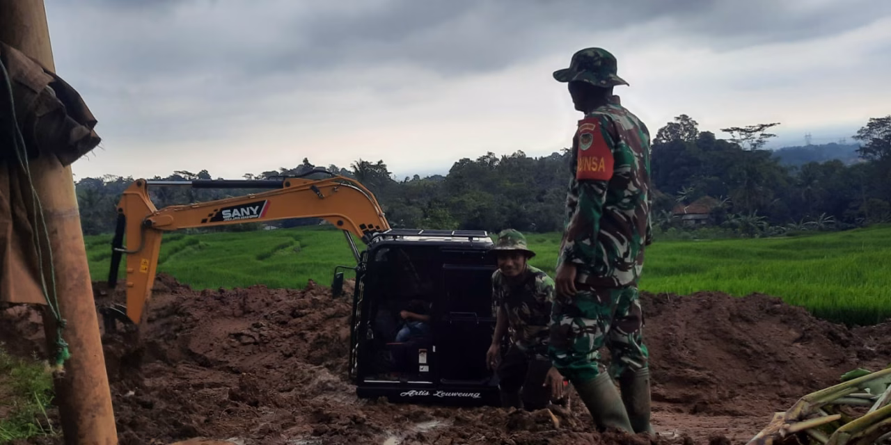Pra TMMD Buka dan Keraskan Jalan Penghubung Sindangwangi–Bantaragung, Dukung Akses Wisata Ciboer Pass