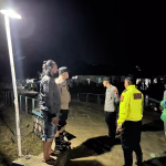 Polsek Kadipaten Sigap Tangani Luapan Sungai Cilutung di Blok Cihaliwung